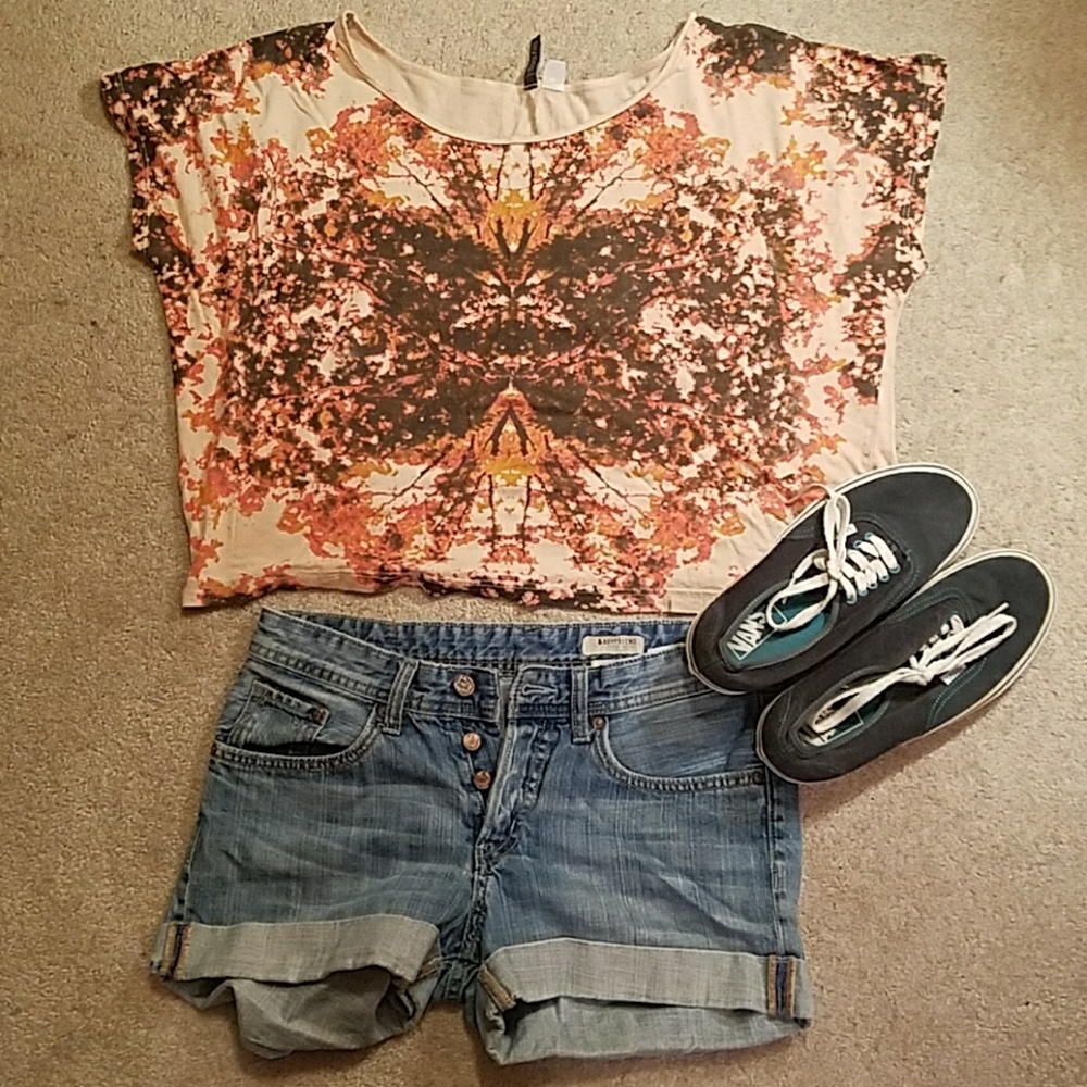 H&M Oversized Abstract Tree Cropped Tee